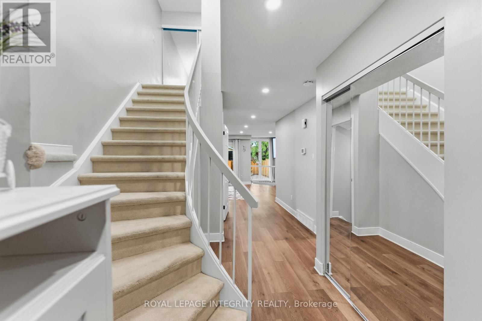 89 Burlington Crescent, Ottawa, ON