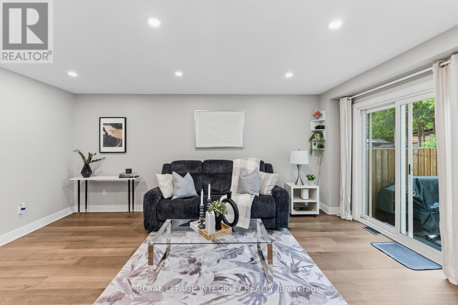 89 Burlington Crescent, Ottawa, ON