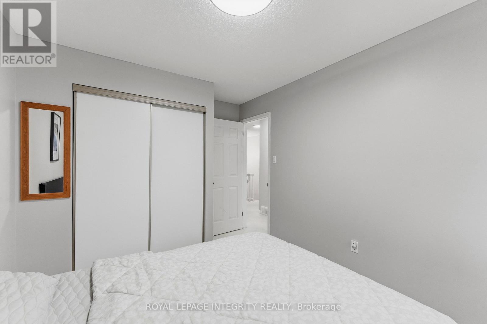 89 Burlington Crescent, Ottawa, ON