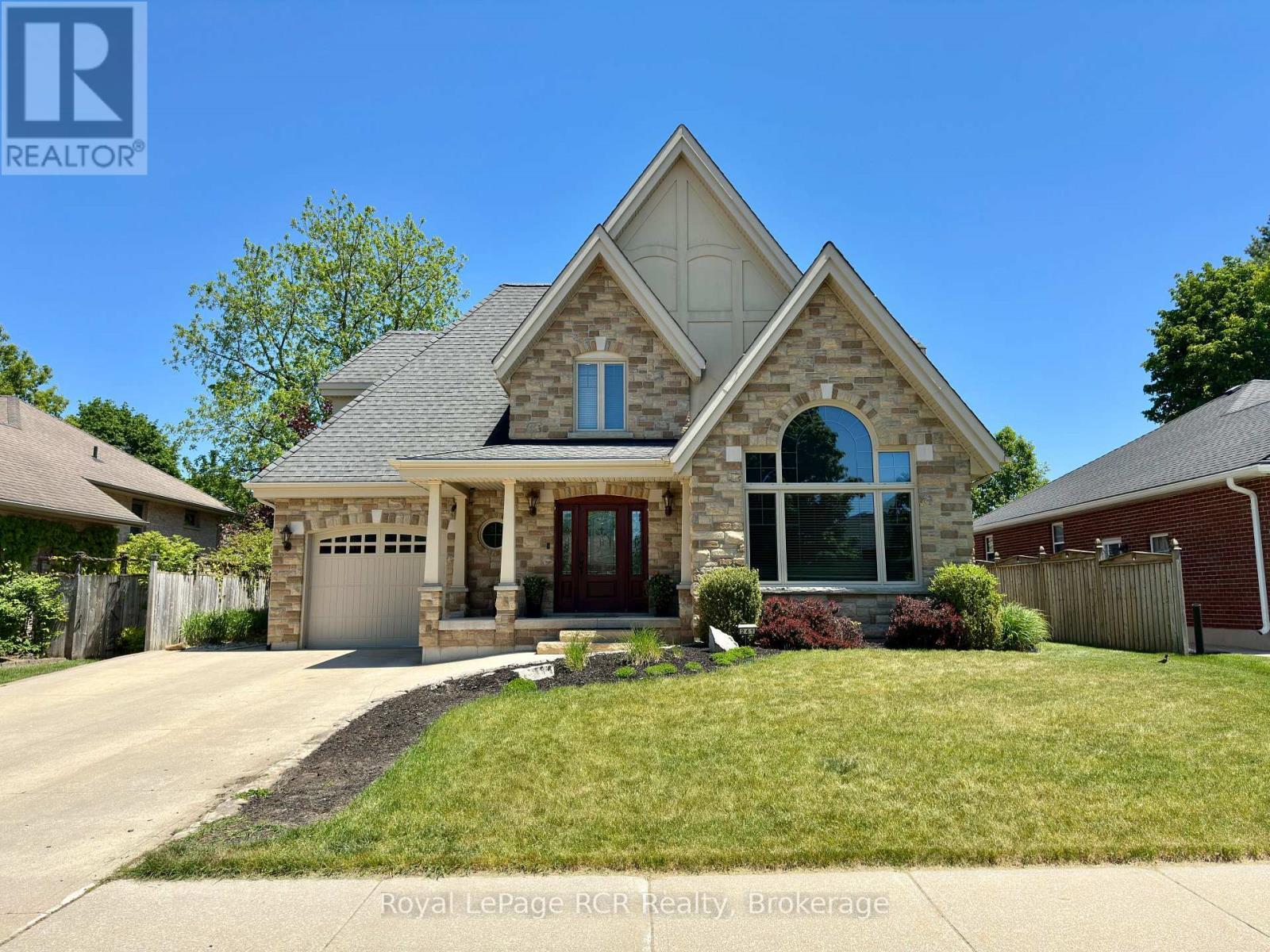 241 4Th Street Crescent, Hanover, ON