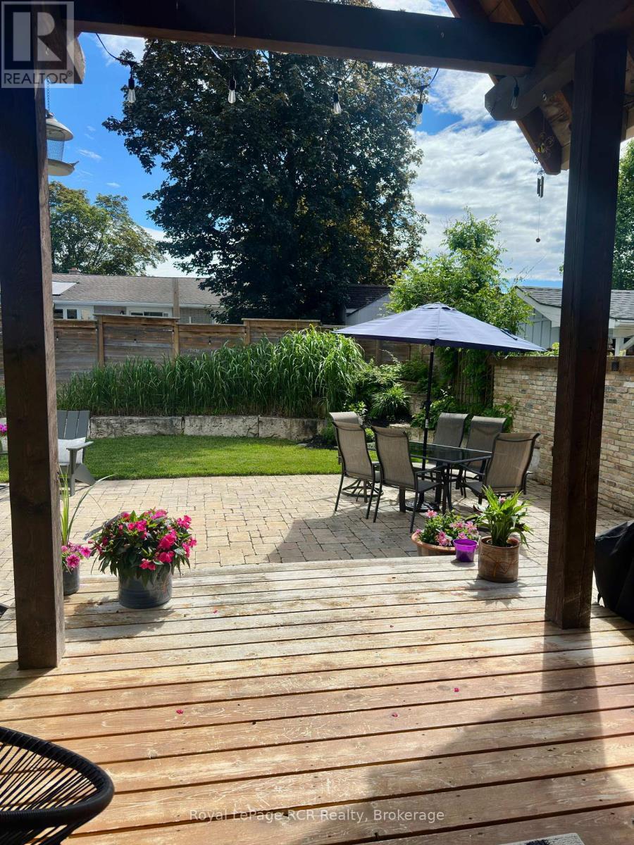 241 4Th Street Crescent, Hanover, ON