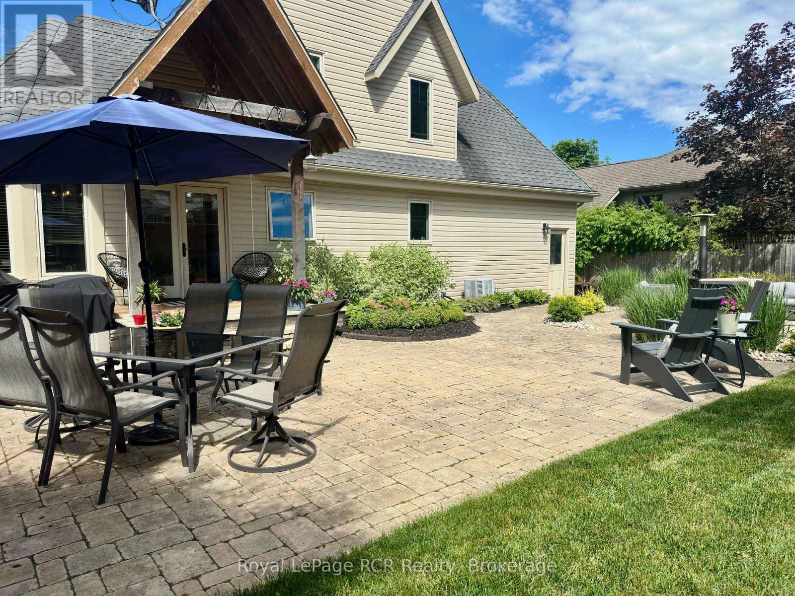 241 4Th Street Crescent, Hanover, ON