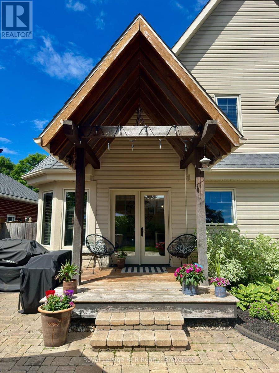 241 4Th Street Crescent, Hanover, ON