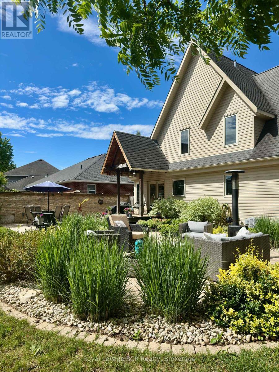 241 4Th Street Crescent, Hanover, ON