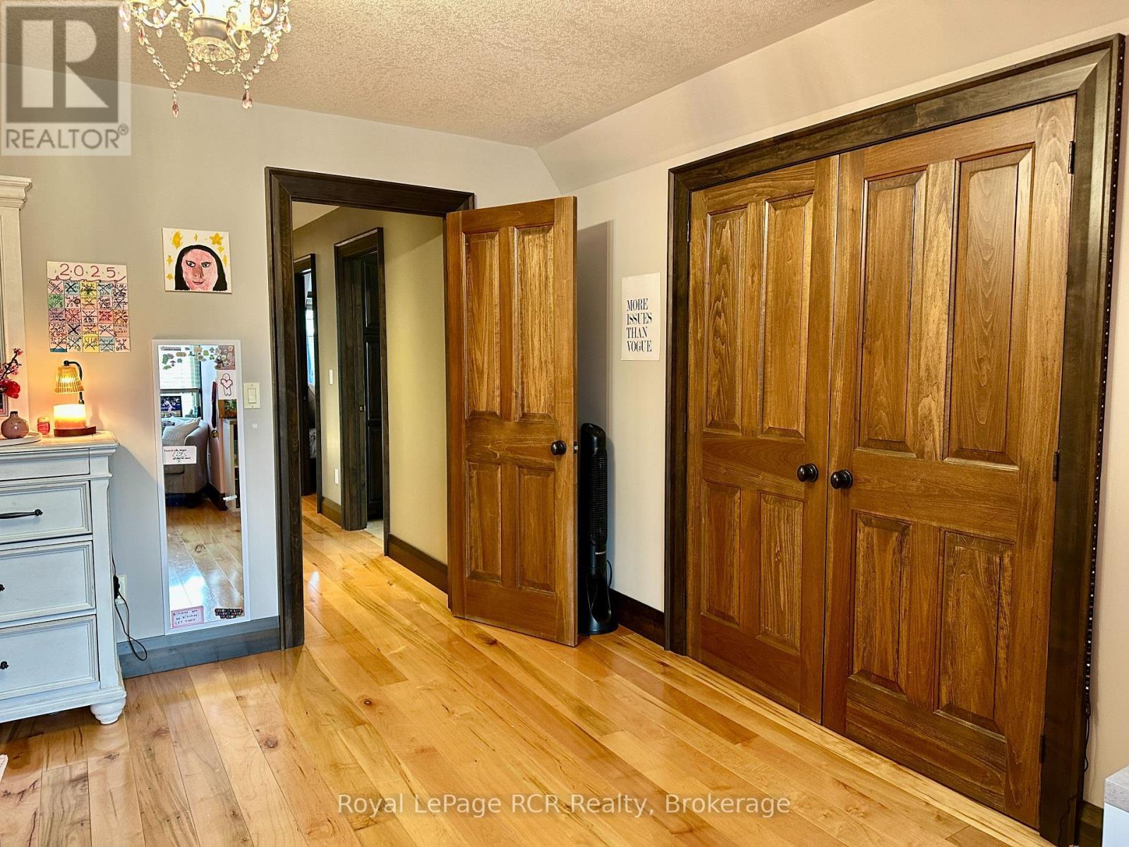 241 4Th Street Crescent, Hanover, ON