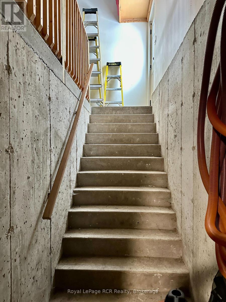 241 4Th Street Crescent, Hanover, ON