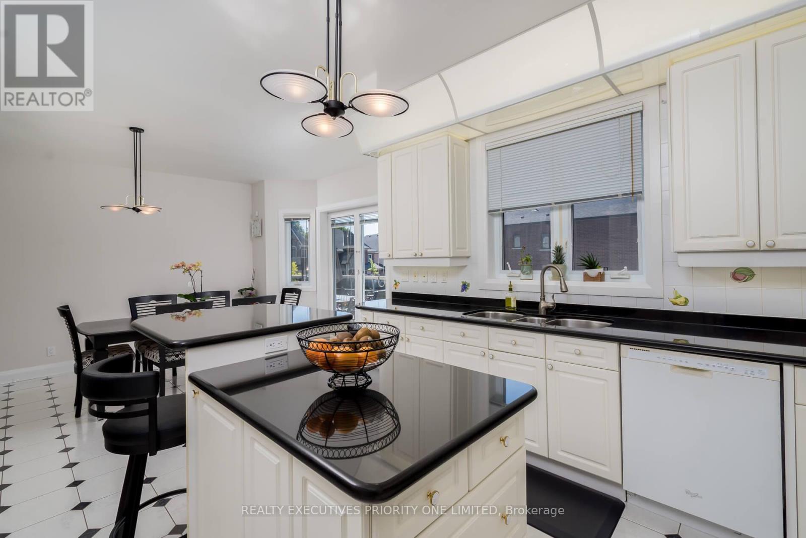67 Stockdale Crescent, Richmond Hill, ON
