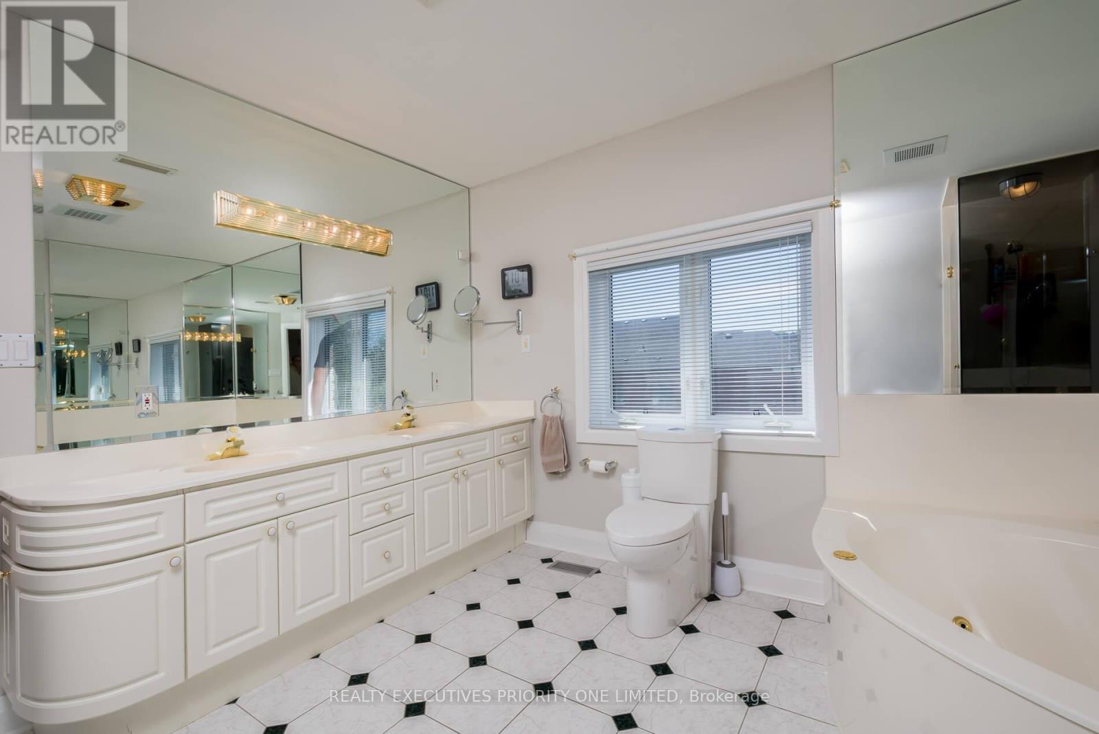 67 Stockdale Crescent, Richmond Hill, ON