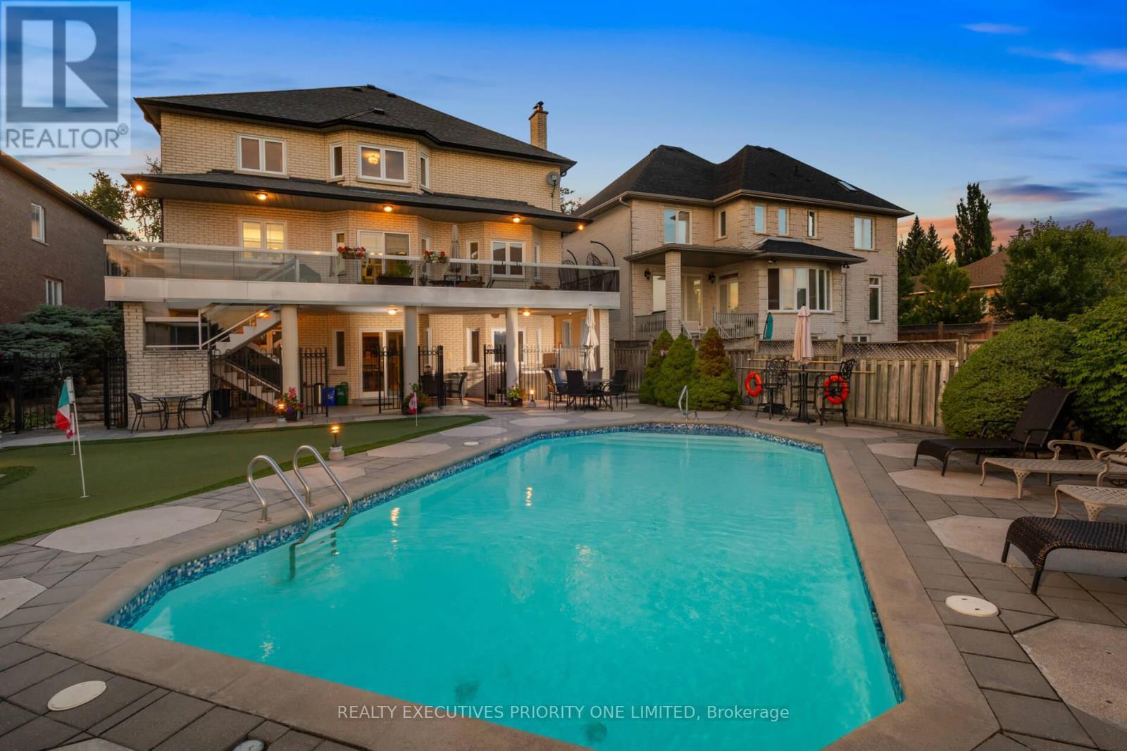 67 Stockdale Crescent, Richmond Hill, ON