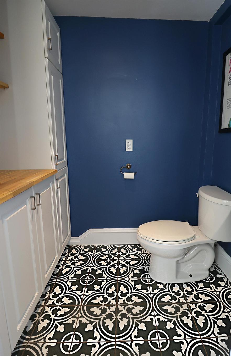 68 Bayfield Street, Charlottetown, PE - Indoor Photo Showing Bathroom