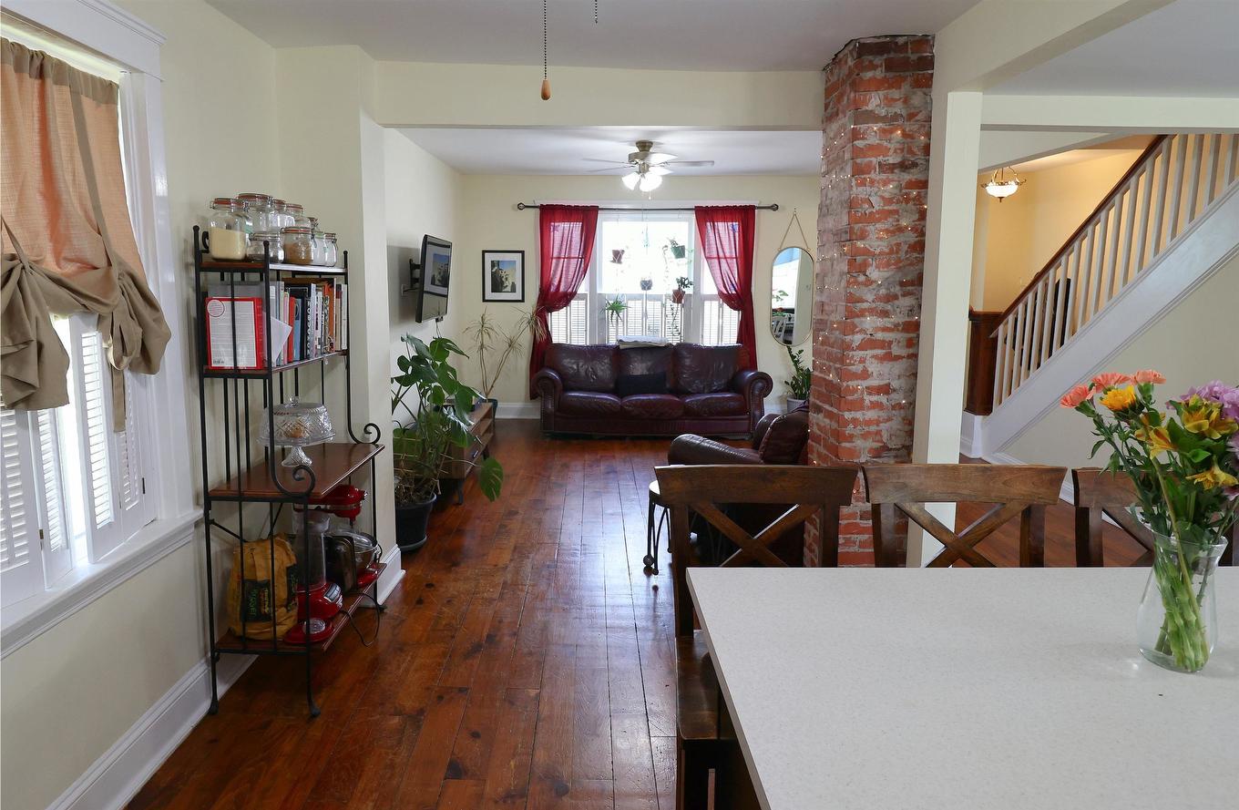 68 Bayfield Street, Charlottetown, PE - Indoor Photo Showing Living Room