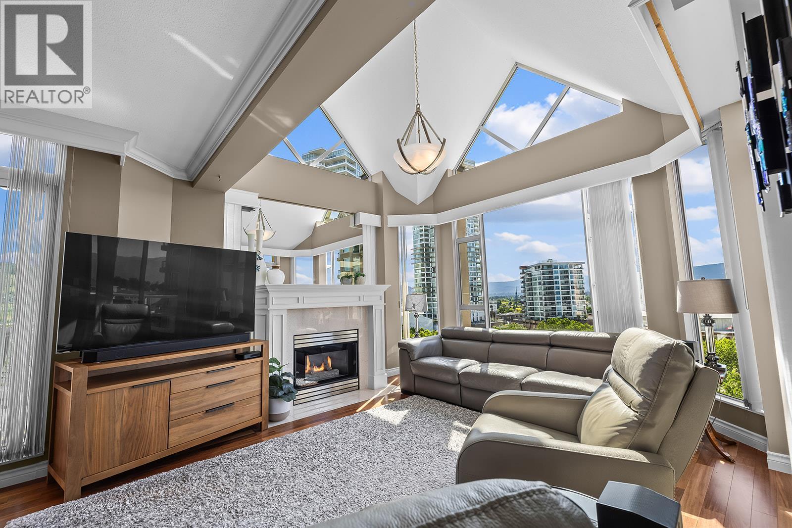 1152 Sunset Drive Unit# 1002, Kelowna, BC