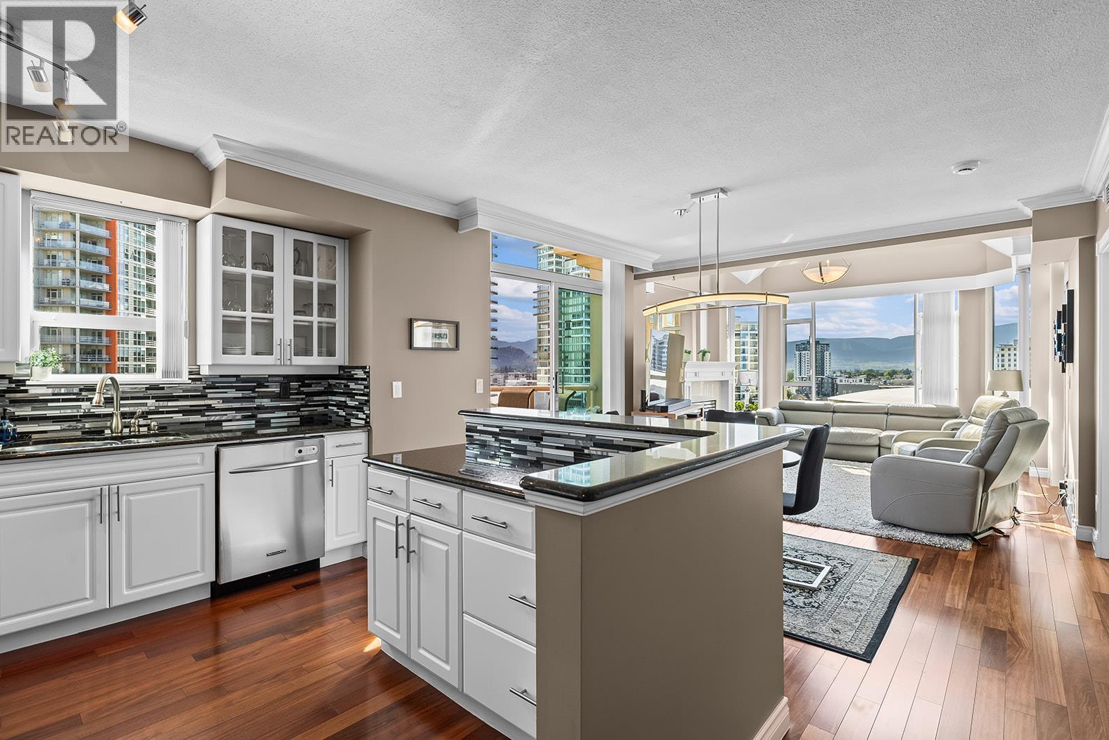 1152 Sunset Drive Unit# 1002, Kelowna, BC