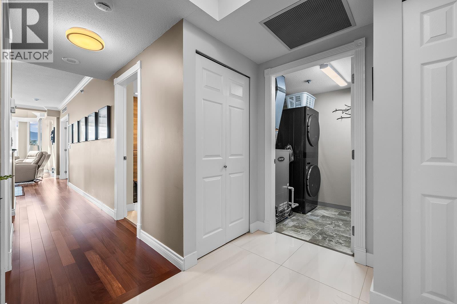 1152 Sunset Drive Unit# 1002, Kelowna, BC