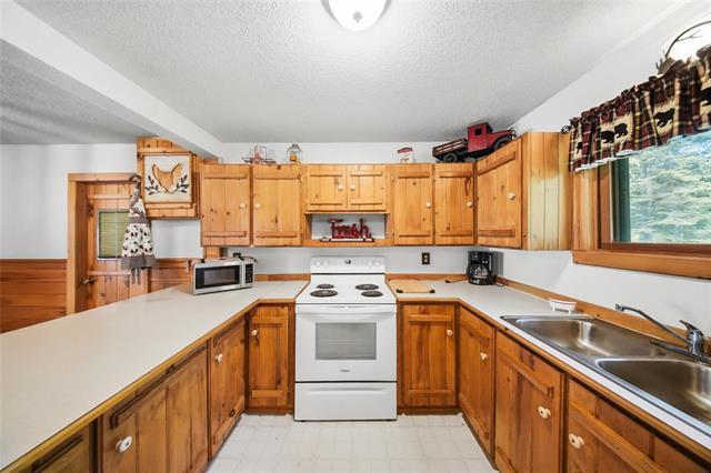 2 East Shore Rd, Moose Lake, MB