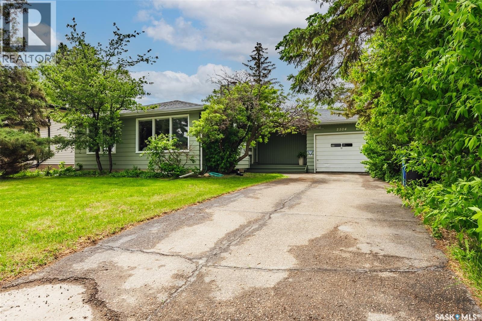 2504 14Th Street E, Saskatoon, SK