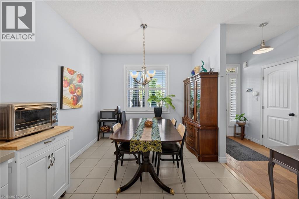 Bright dining area with room for family sized dinners! - 6 Gaddye Lane, Binbrook, ON - Indoor Photo Showing Dining Room