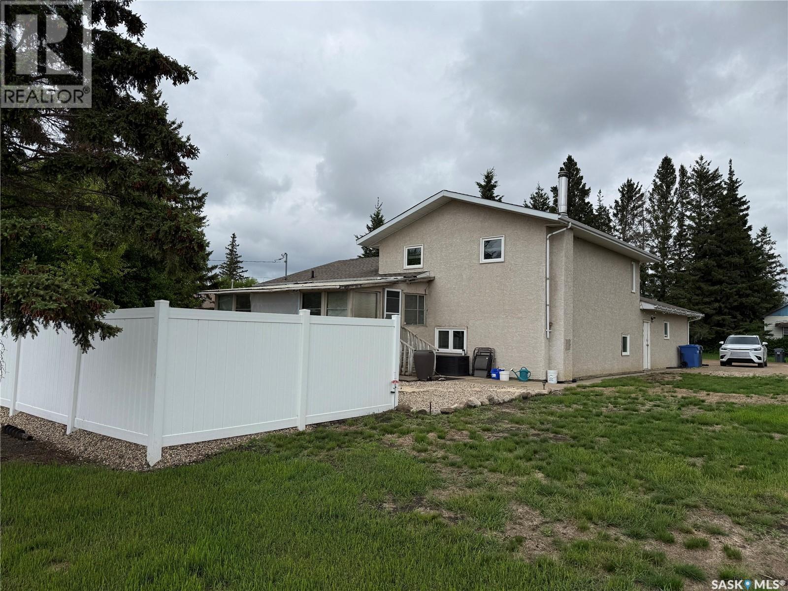 405 3Rd Avenue S, Leask, SK