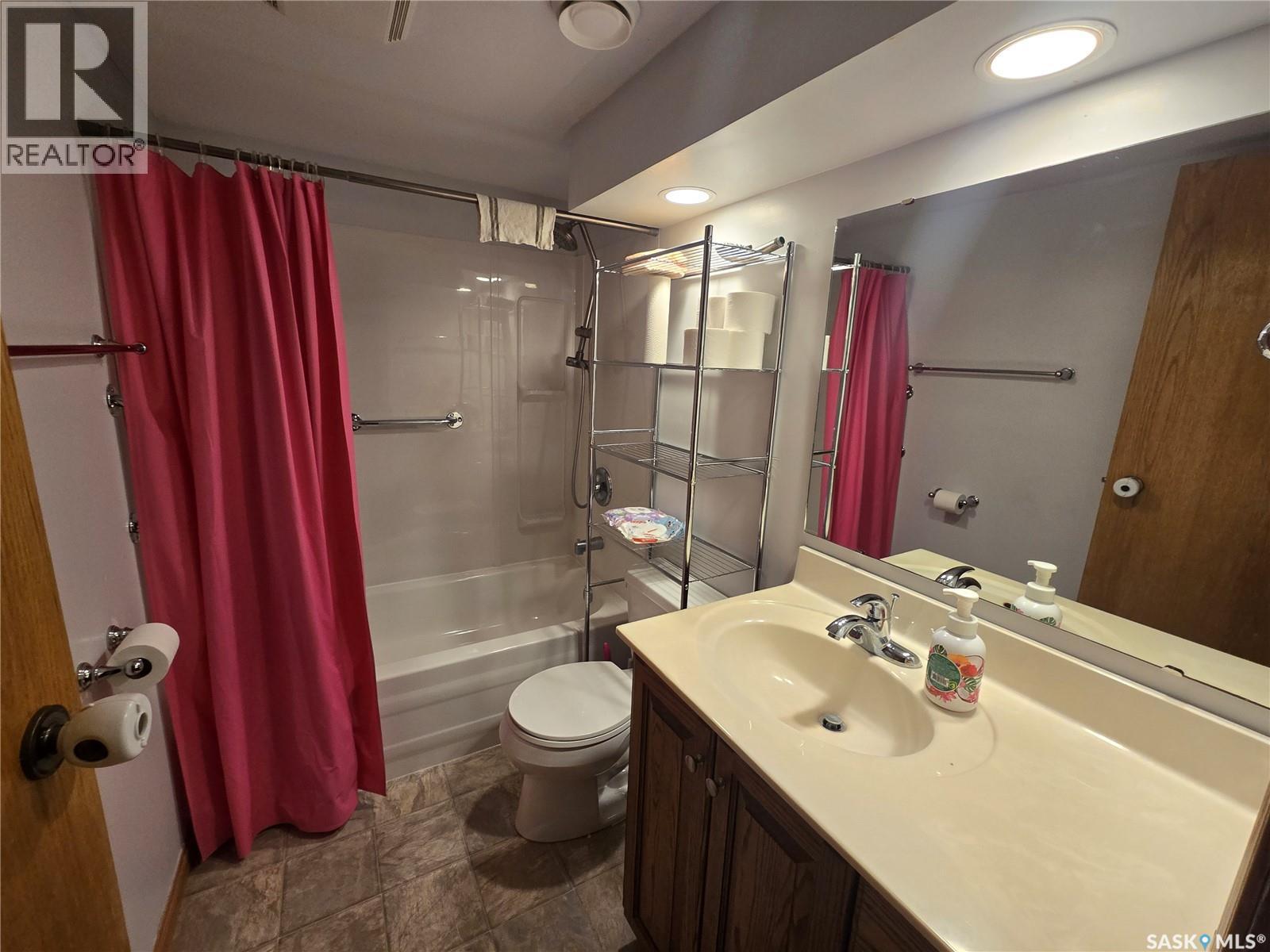 334 Moltke Avenue, Windthorst, SK