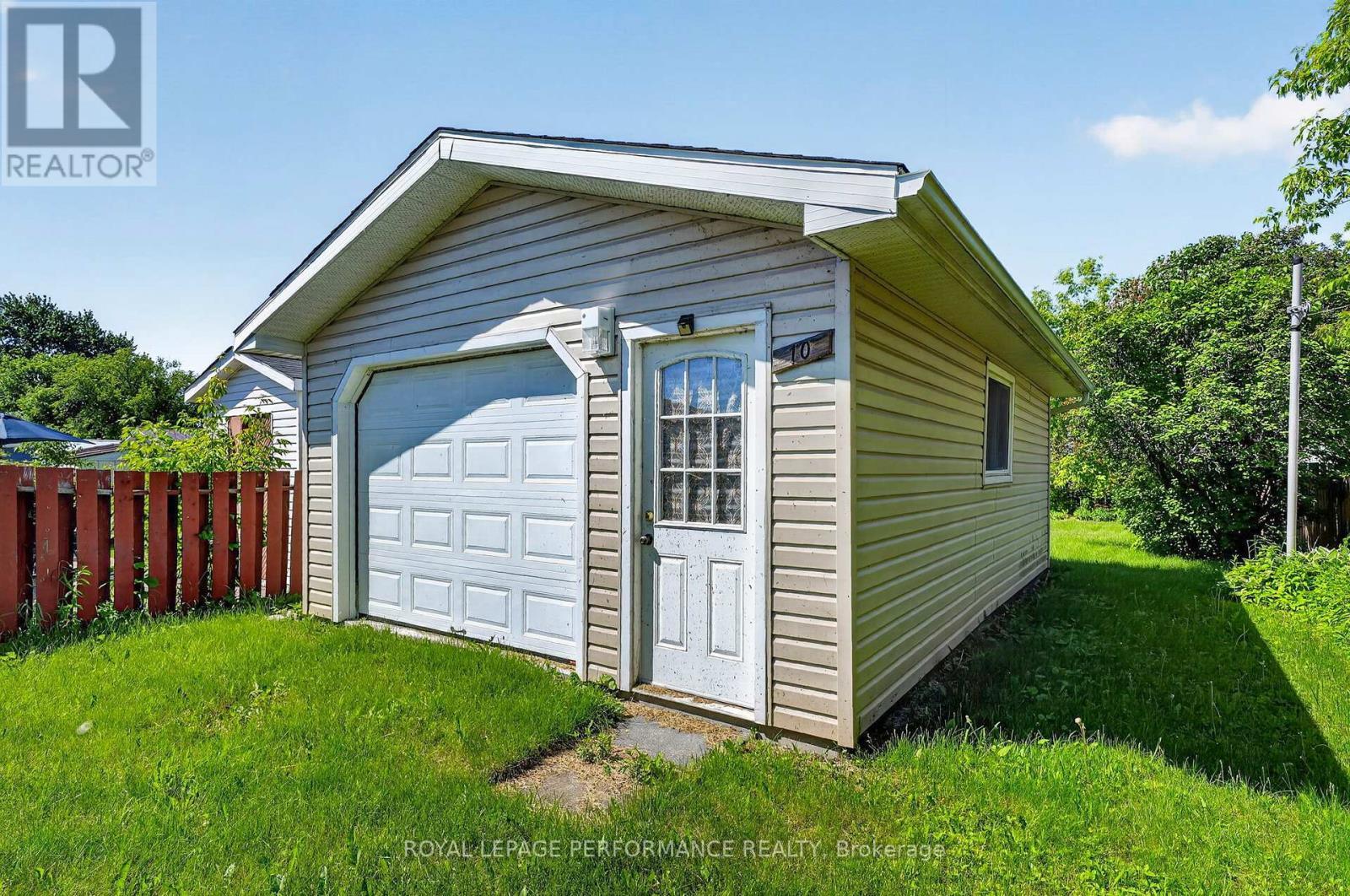 10 Valecrest Drive, Cornwall, ON