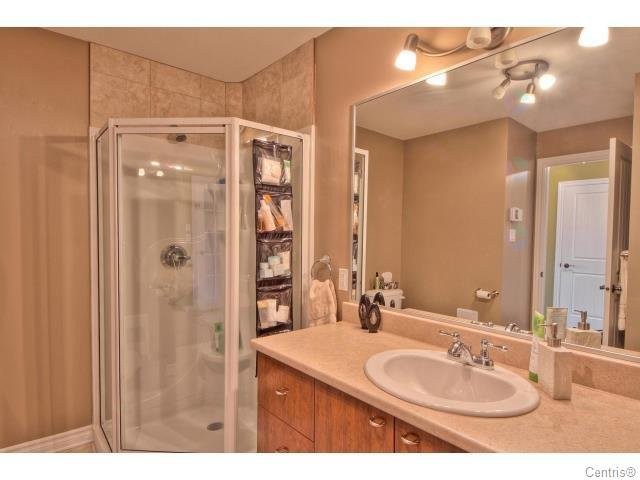 Salle de bains - 7927 Rue Lemelin, Brossard, QC