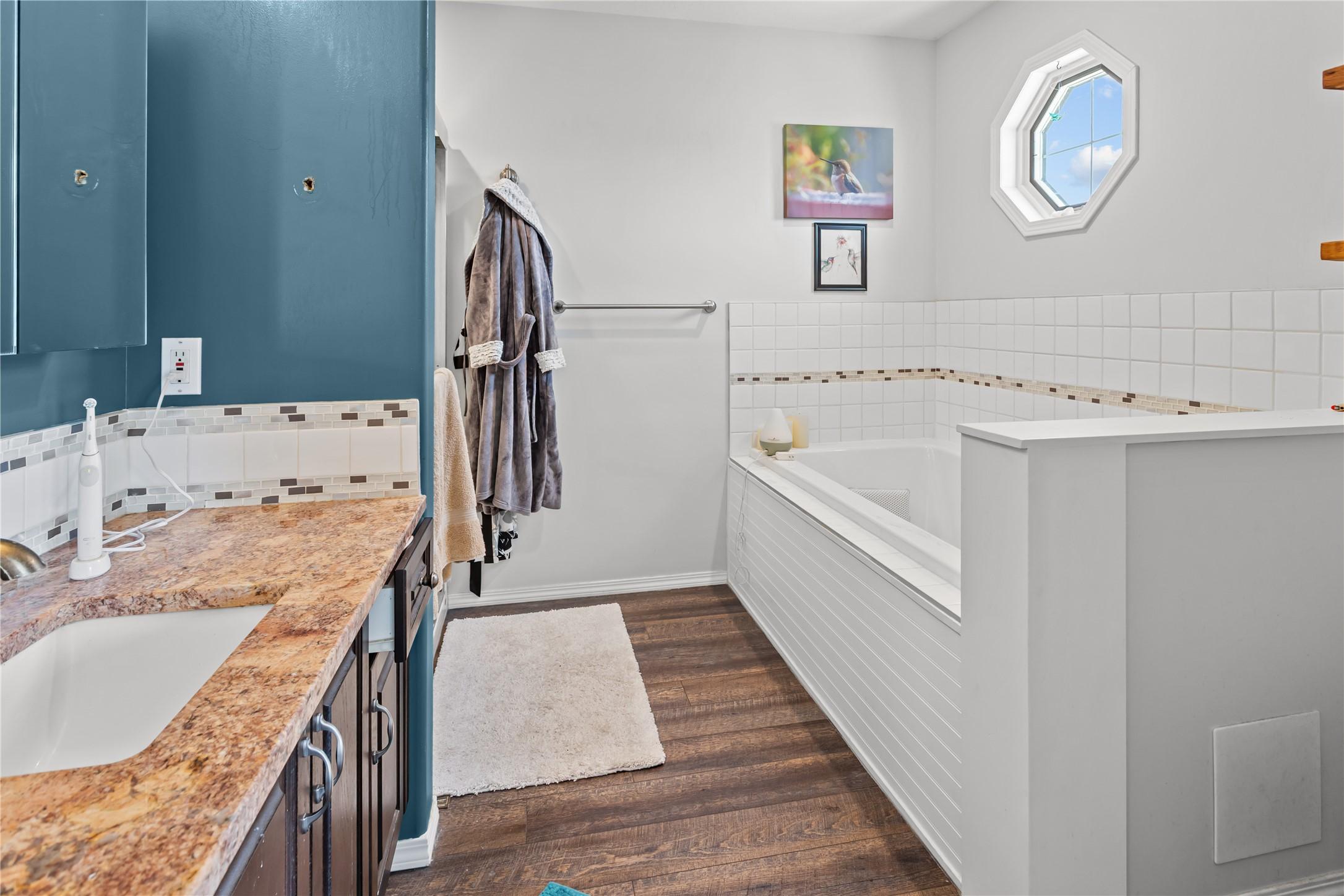 1062 Westview Road, Creston, BC - Indoor Photo Showing Bathroom
