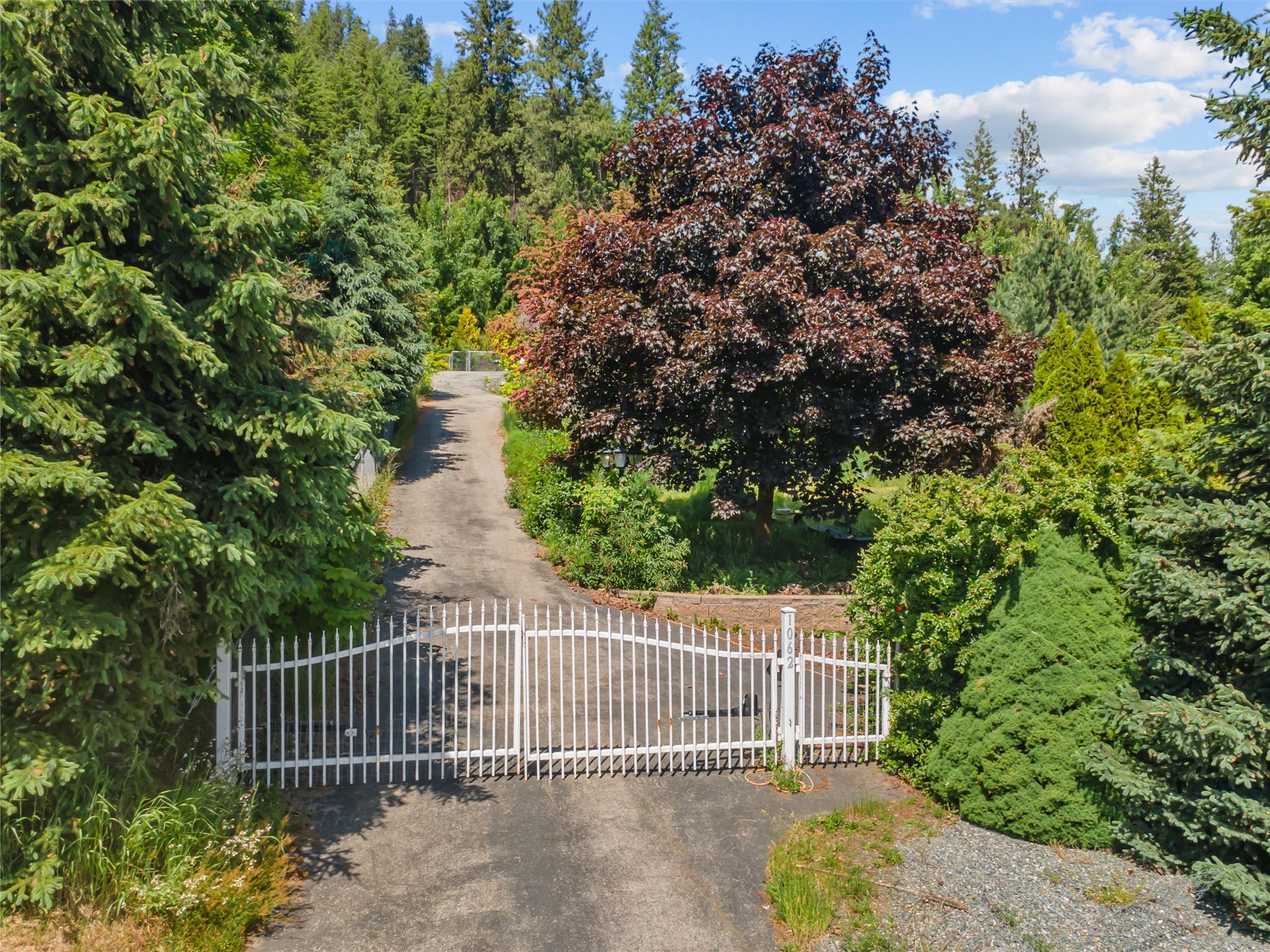 1062 Westview Road, Creston, BC - Outdoor