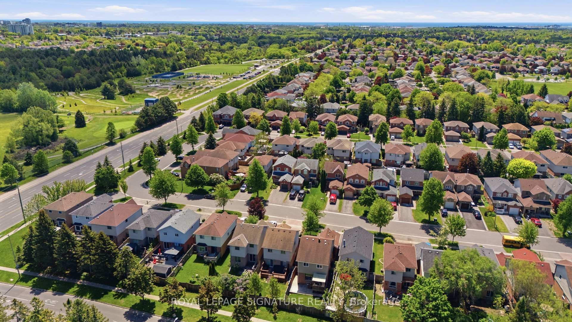 1154 Beaver Valley Crescent, Oshawa, ON