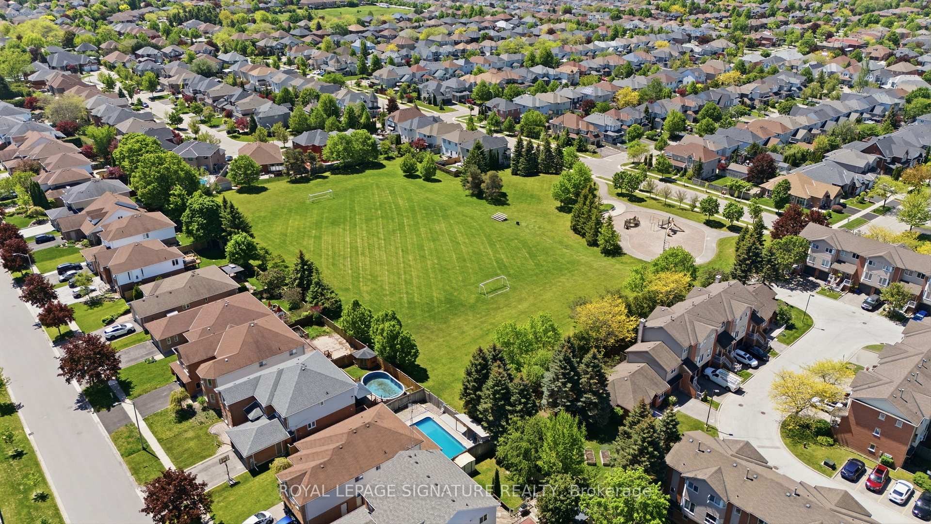 1154 Beaver Valley Crescent, Oshawa, ON