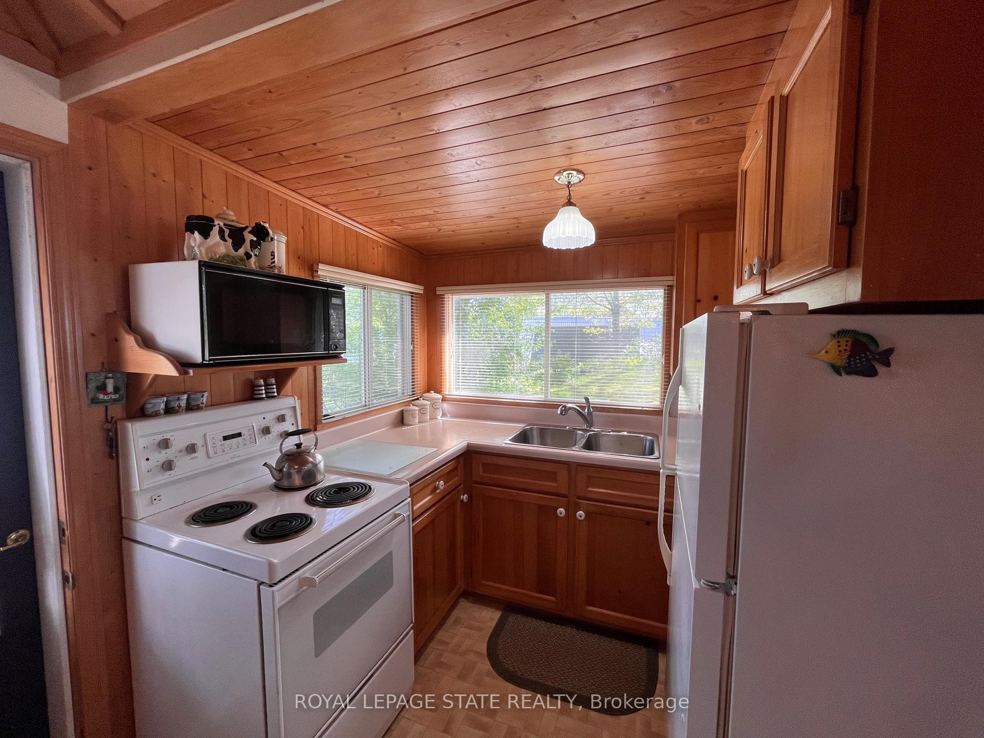 689 Sandy Bay Road, Haldimand, ON
