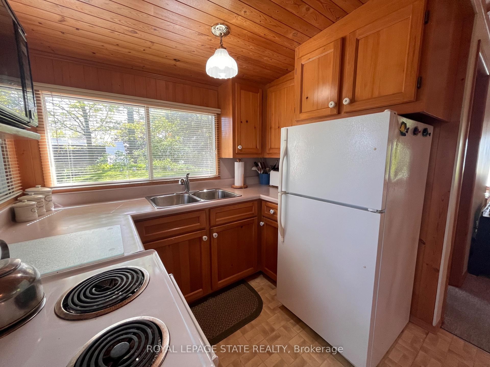 689 Sandy Bay Road, Haldimand, ON