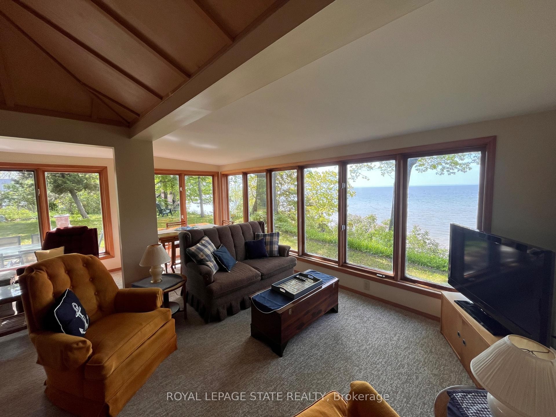 689 Sandy Bay Road, Haldimand, ON