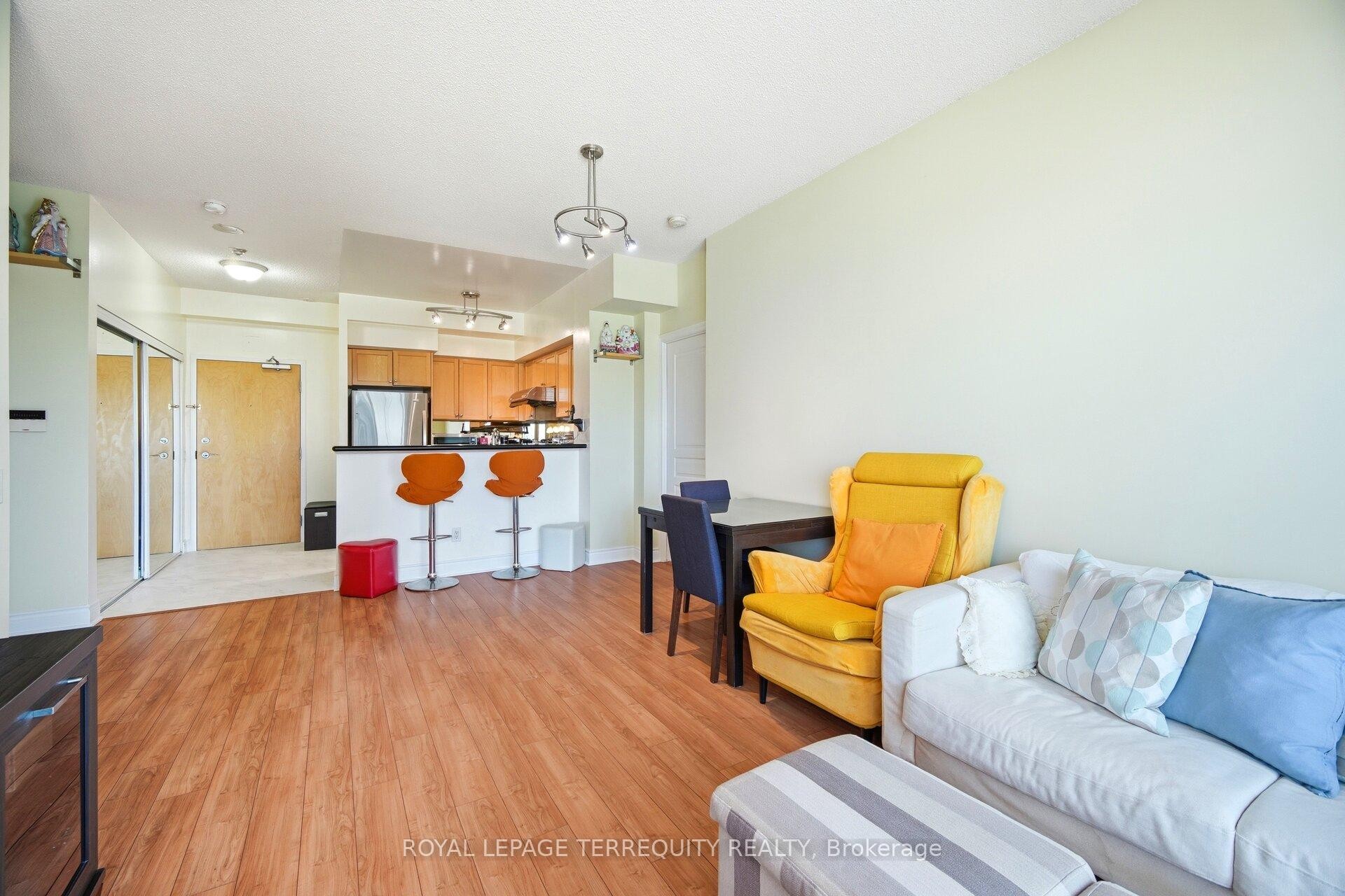 911-5 Marine Parade Drive, Toronto, ON