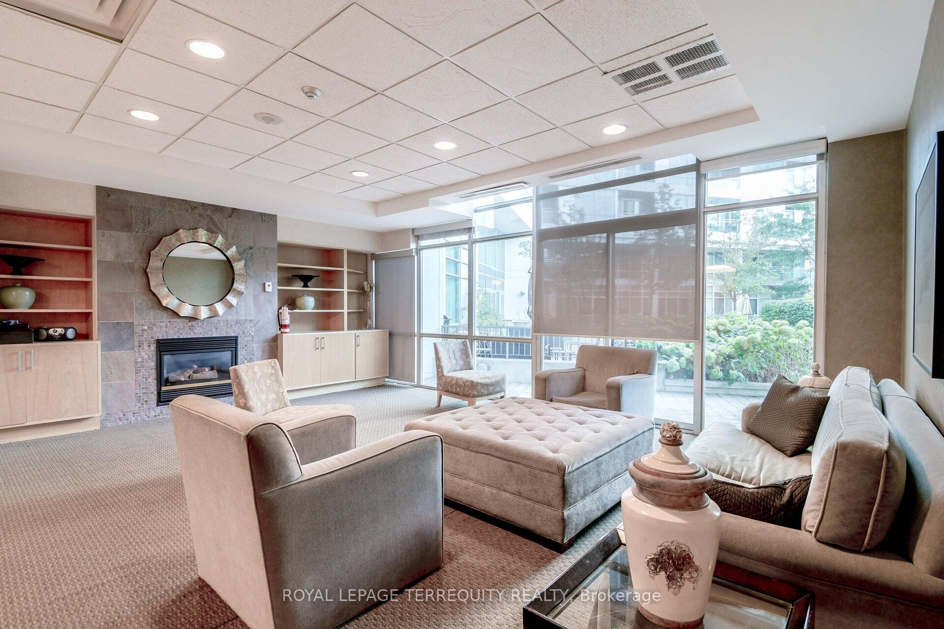 911-5 Marine Parade Drive, Toronto, ON