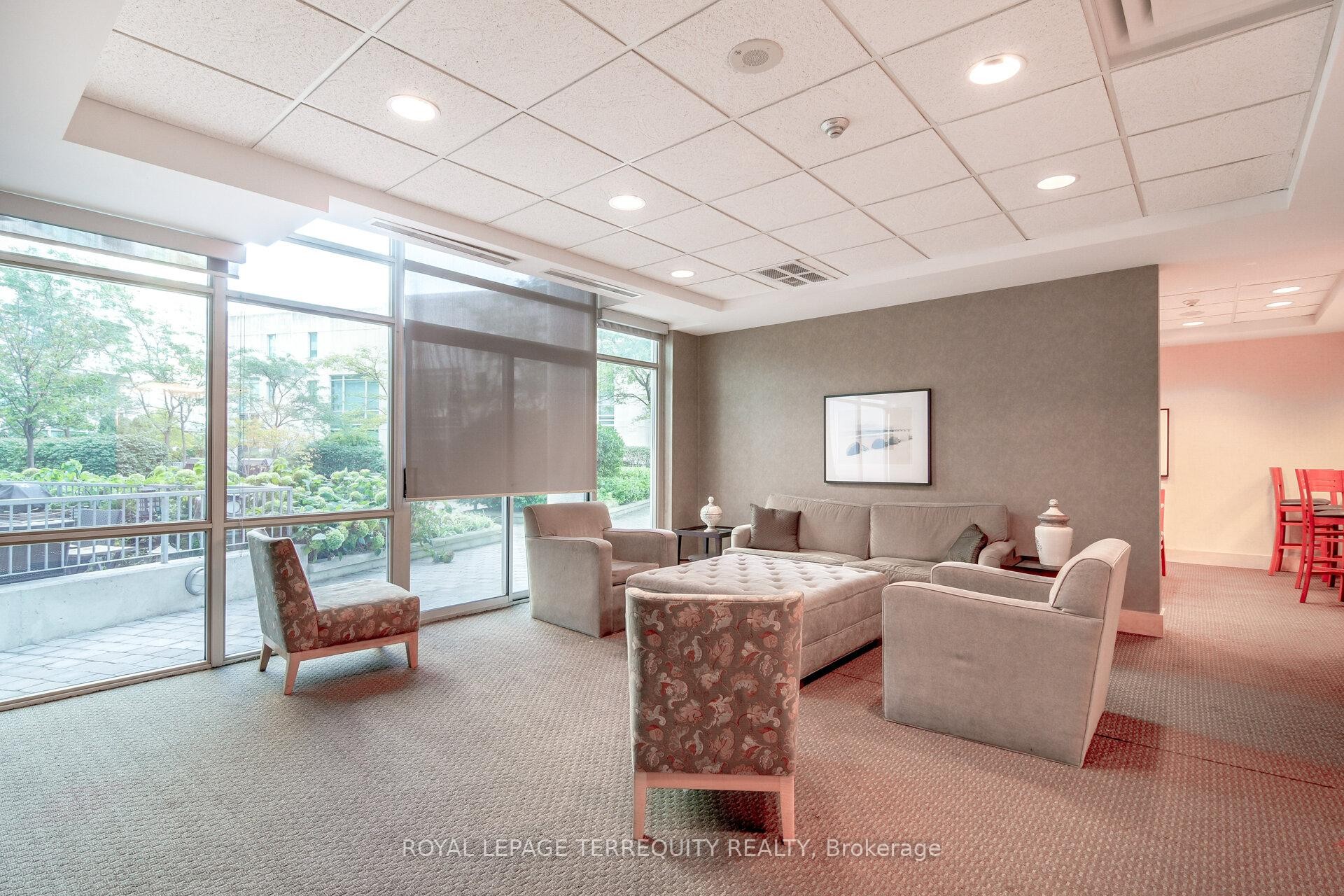 911-5 Marine Parade Drive, Toronto, ON