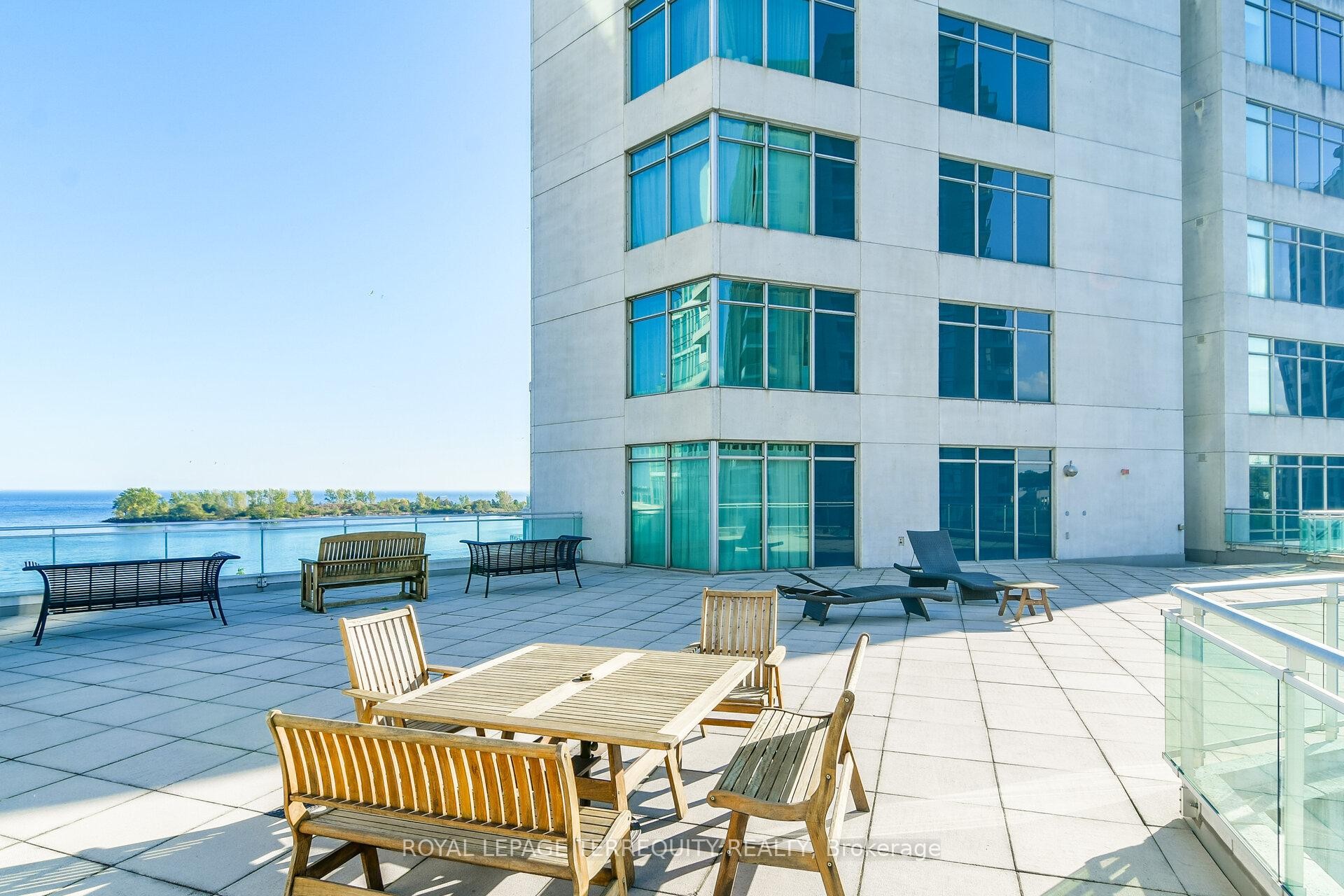 911-5 Marine Parade Drive, Toronto, ON