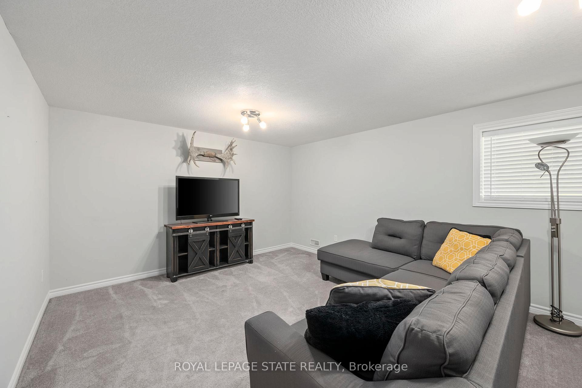 149-1061 Eagletrace Drive, London North, ON