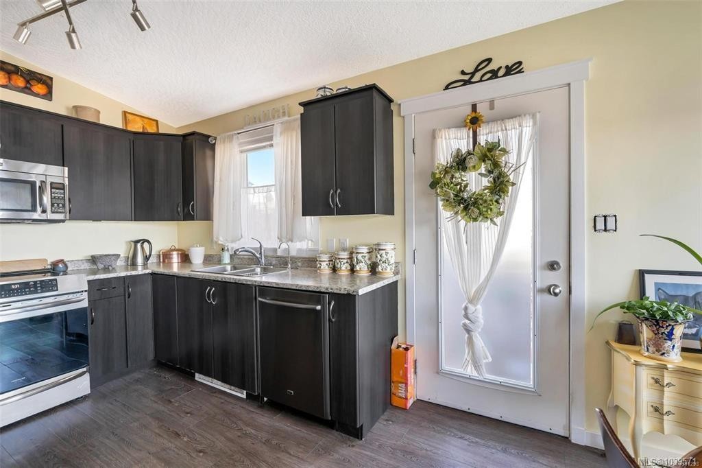 #1-2740 Stautw Rd, Central Saanich, BC