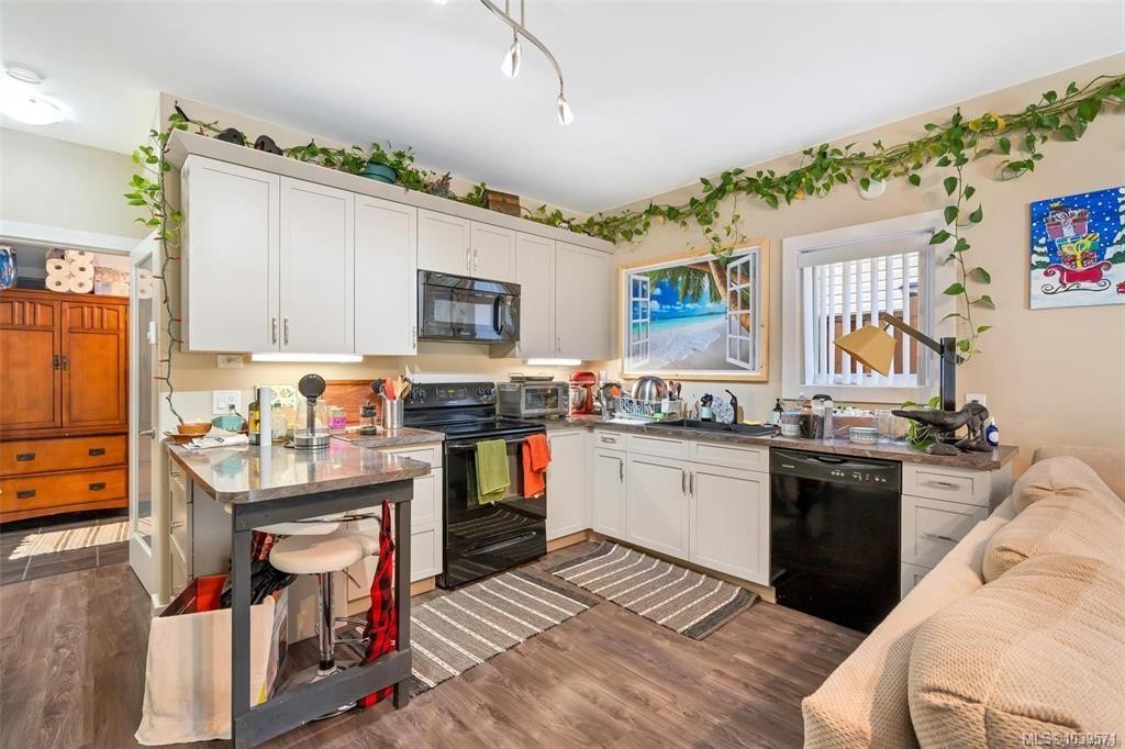 #1-2740 Stautw Rd, Central Saanich, BC