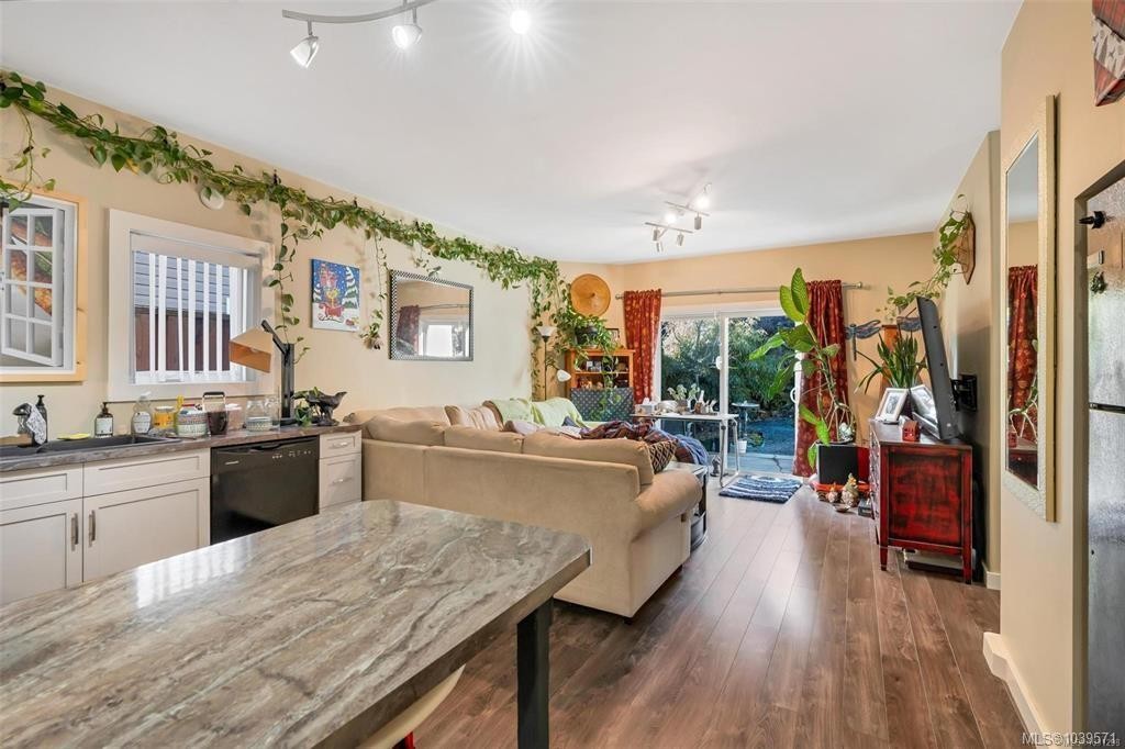 #1-2740 Stautw Rd, Central Saanich, BC