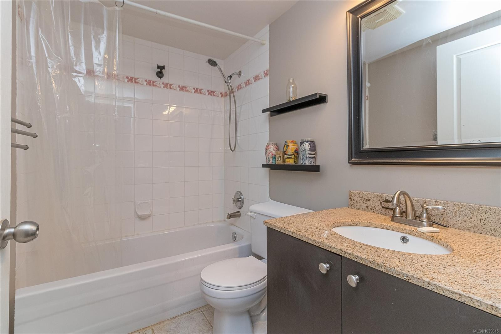 #212-894 Vernon Ave, Saanich, BC