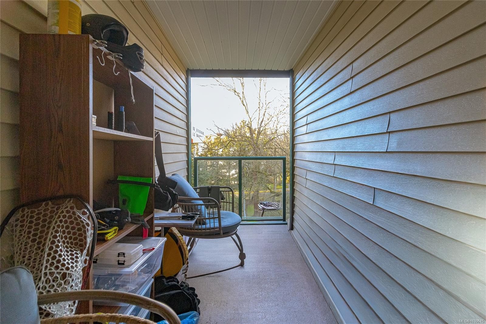 #212-894 Vernon Ave, Saanich, BC