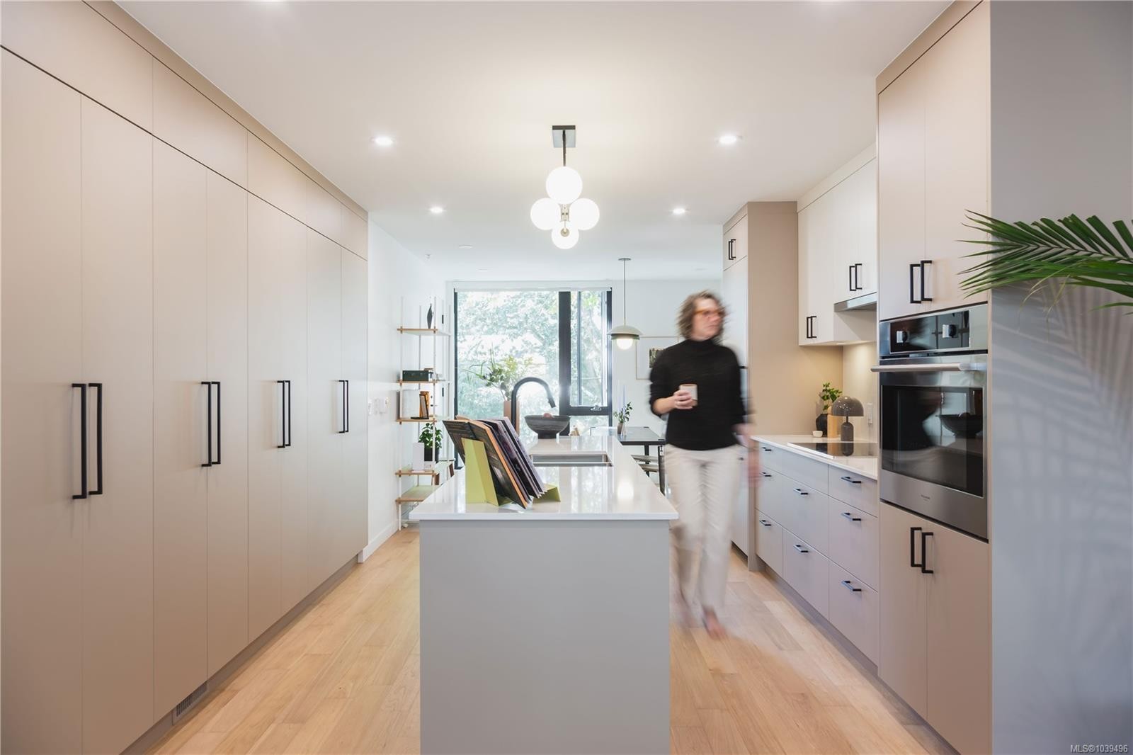 #3-909 Redfern St, Victoria, BC