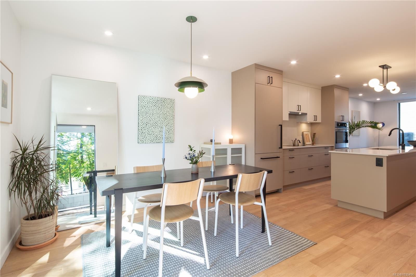 #3-909 Redfern St, Victoria, BC