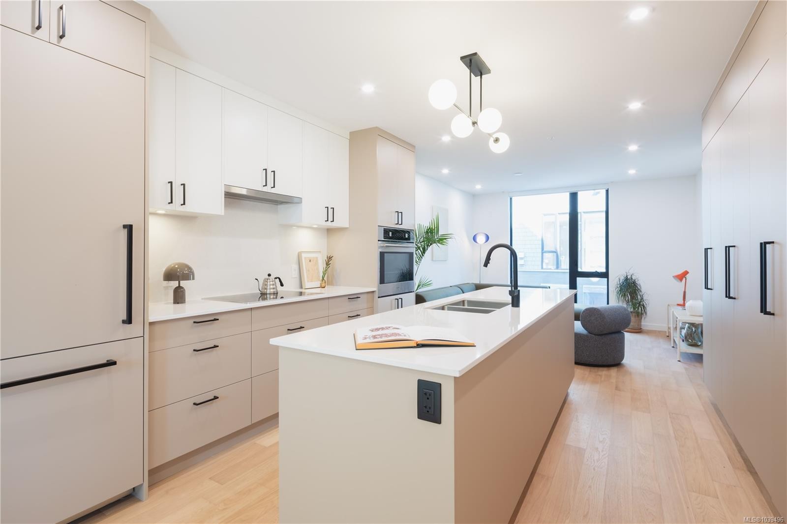 #3-909 Redfern St, Victoria, BC