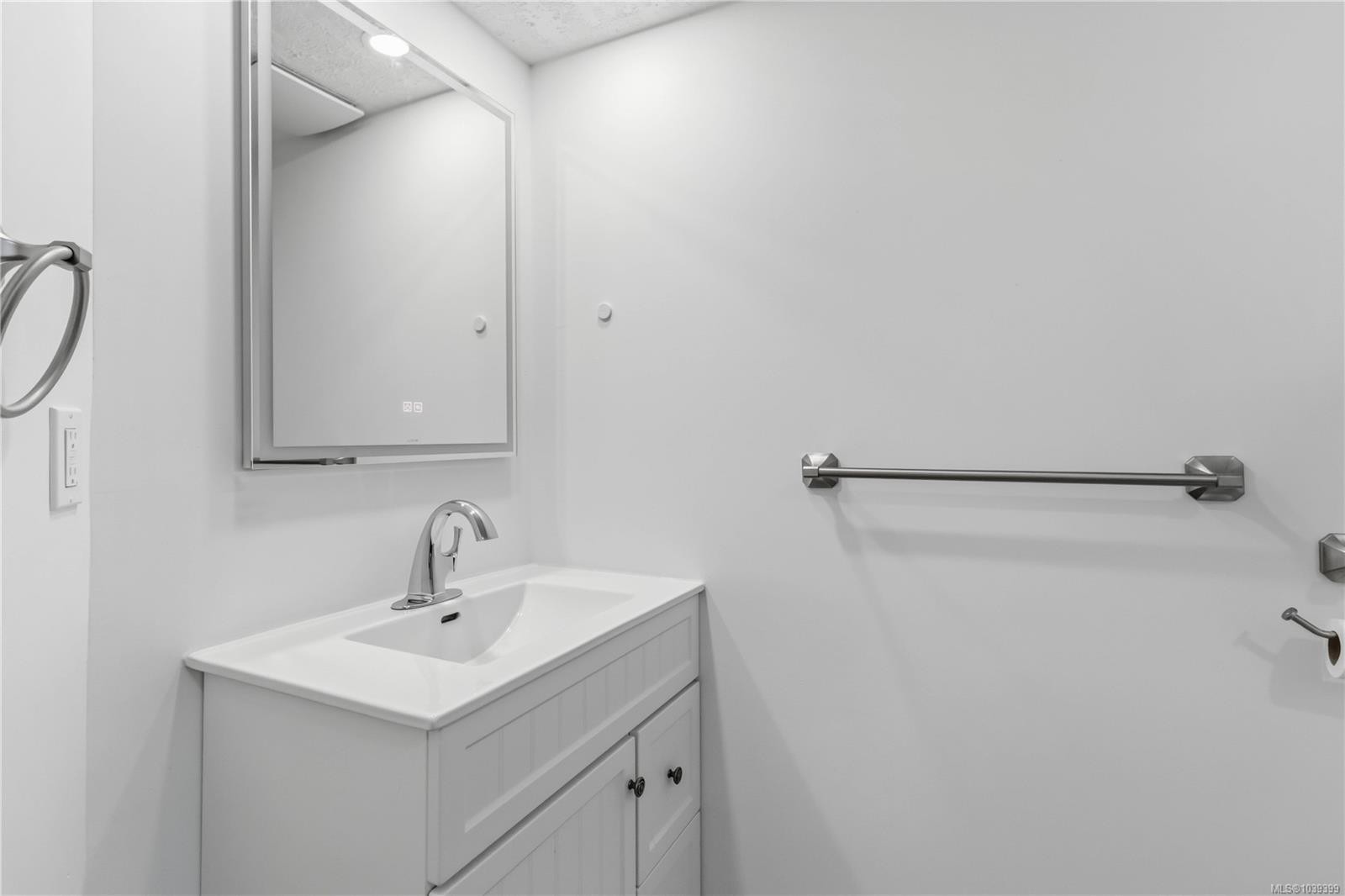 1785 Cedar Hill Cross Rd, Saanich, BC