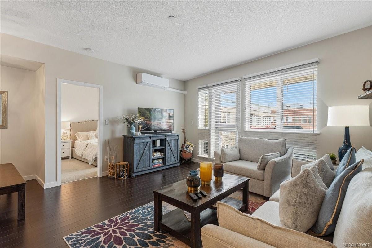 #411-99 Chapel St, Nanaimo, BC