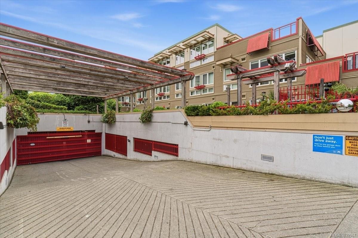 #411-99 Chapel St, Nanaimo, BC