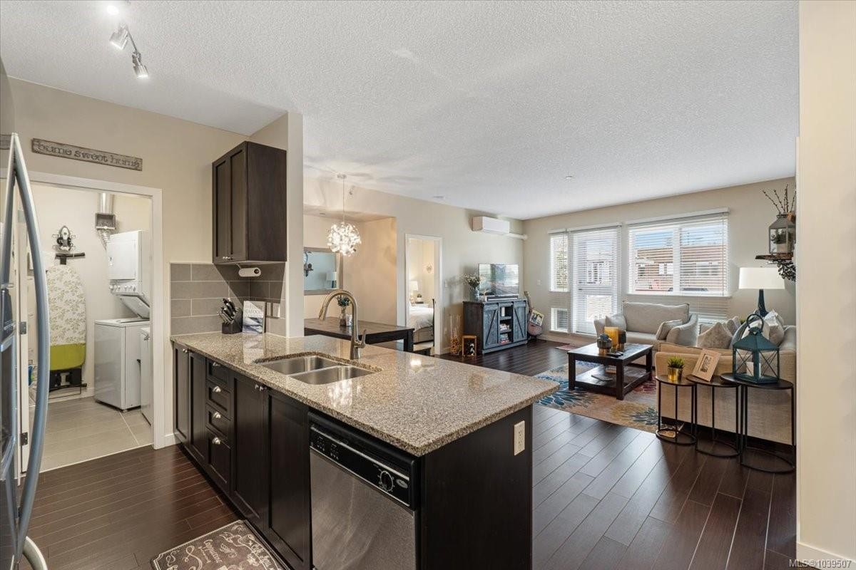 #411-99 Chapel St, Nanaimo, BC