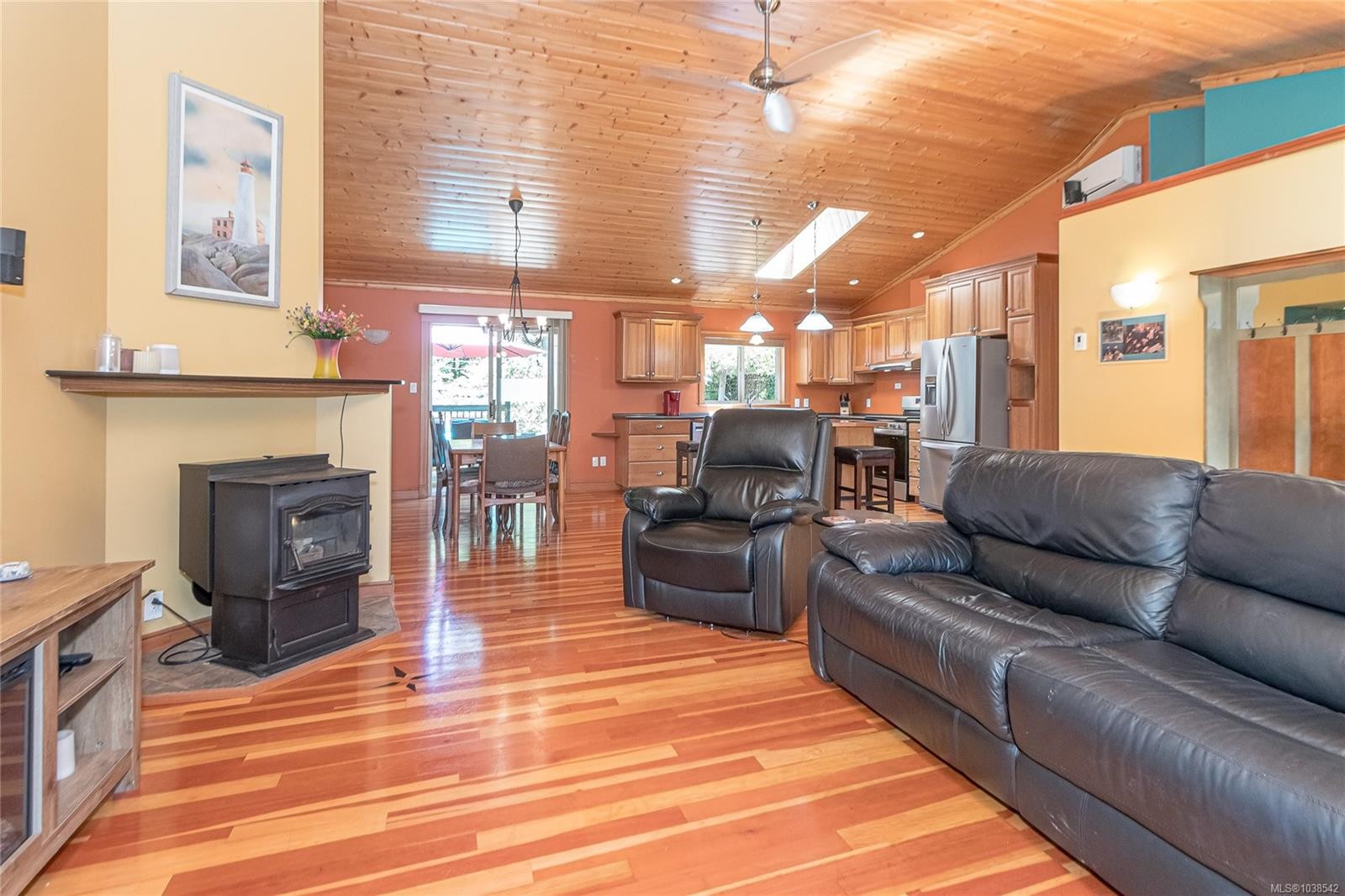 4611 Berbers Dr, Bowser, BC